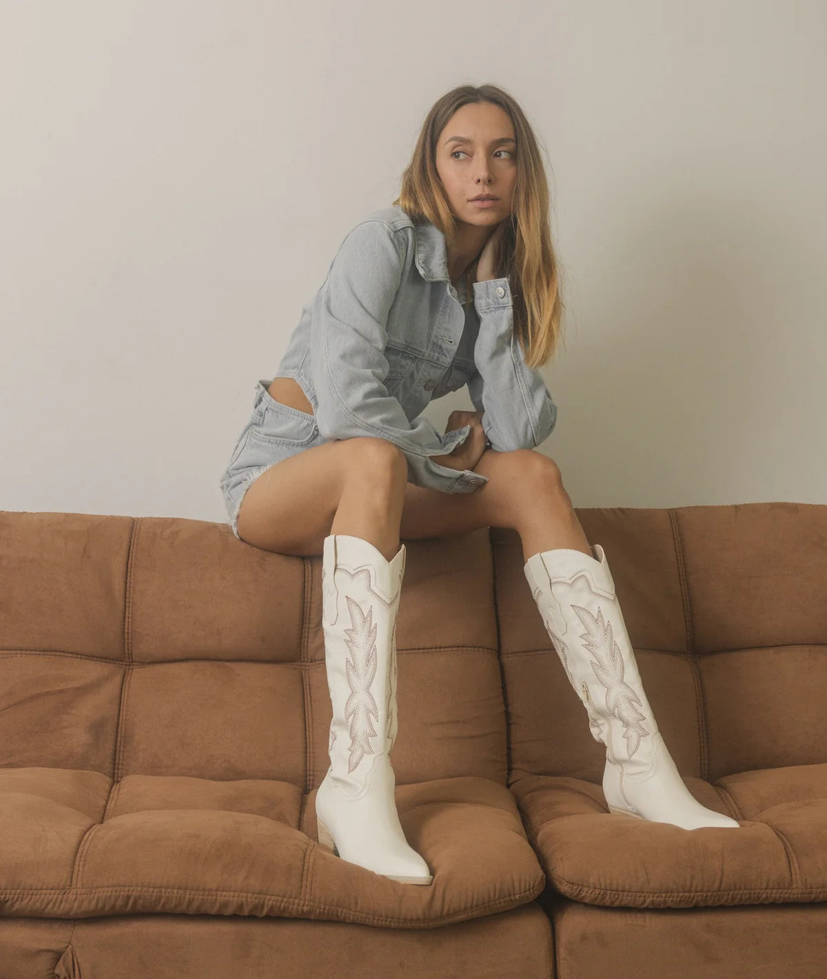 Ainsley White Western