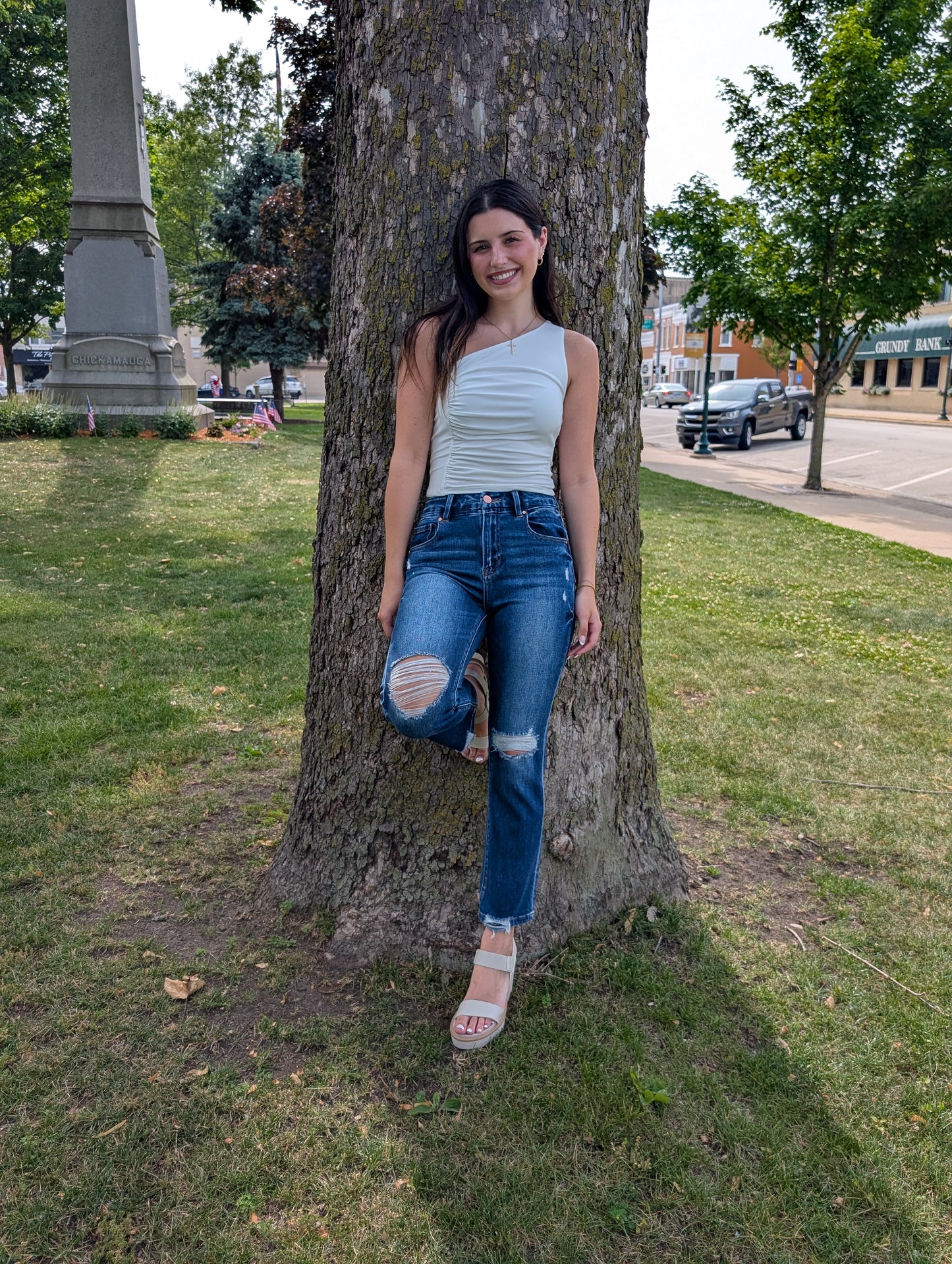Toni HR Straight Crop
