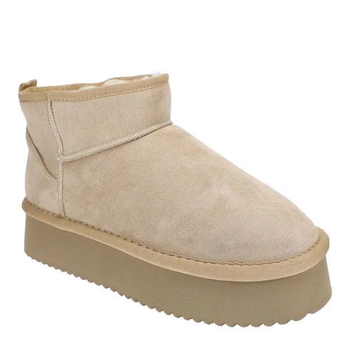 Room Service Camel Boot