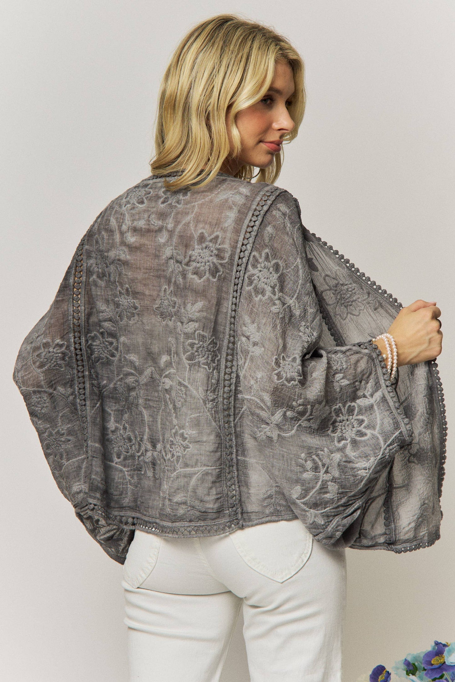 FLORAL EMBROIDERY HEM KIMONO CARDIGAN- LEJ4284