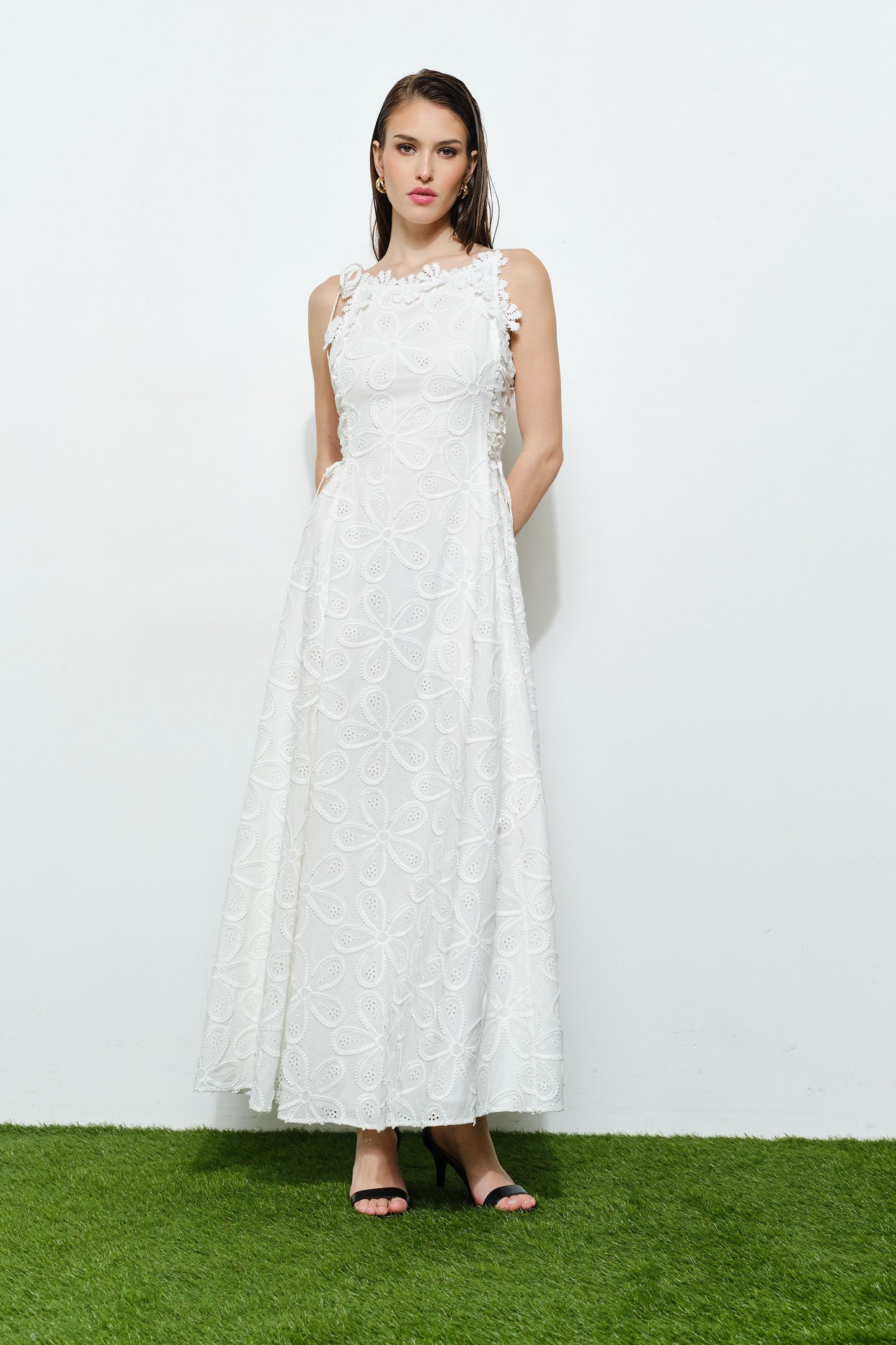White Petal Escape Dress
