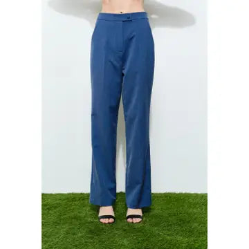 The Luxe Line Pant