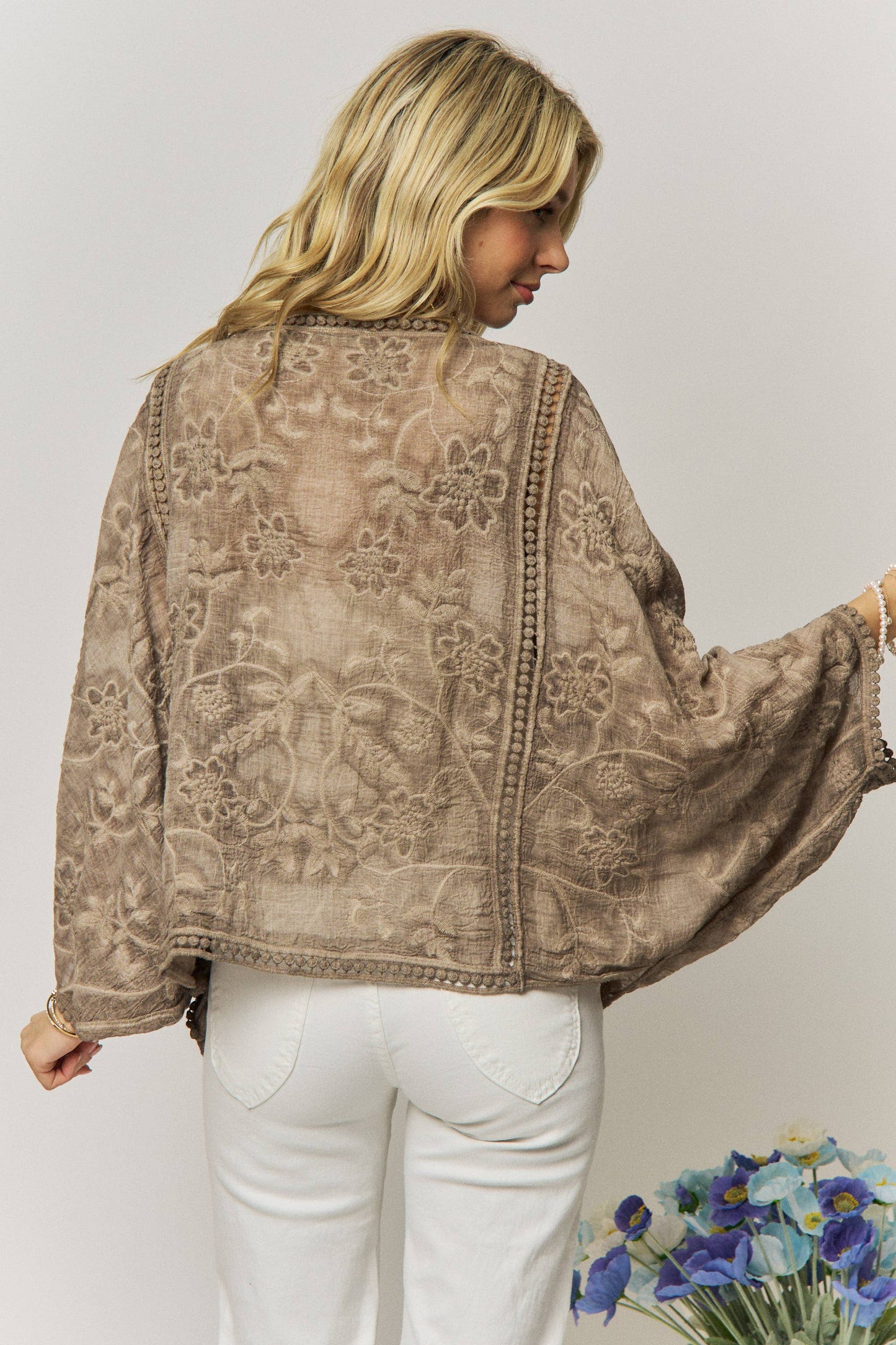 FLORAL EMBROIDERY HEM KIMONO CARDIGAN- LEJ4284