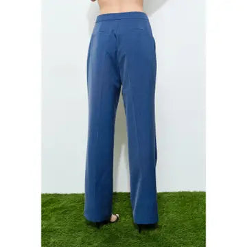 The Luxe Line Pant