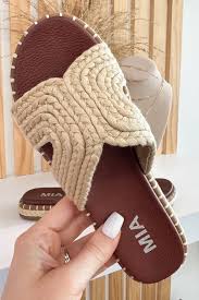 Sirah Sandal