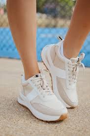 Serafina Sneaker